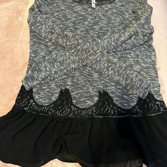 Xhilaration Peplum Tulle Sweater, sz M - Picture 1 of 4
